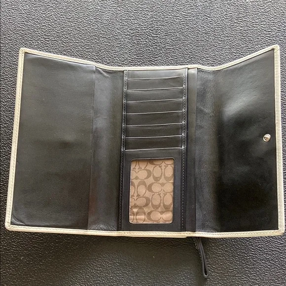 Coach Black and Cream Wallet - Picture 2 of 8